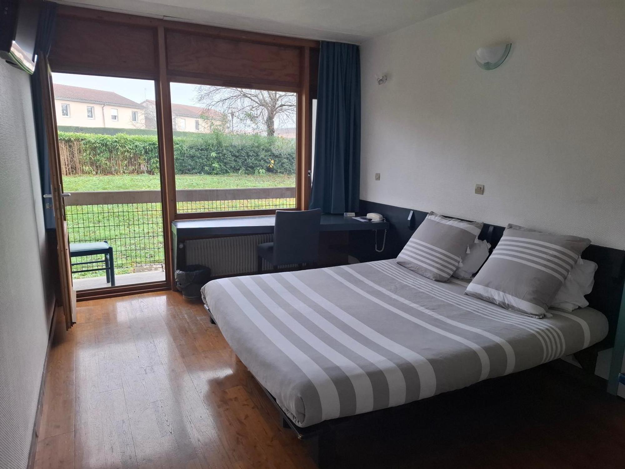 Hotel Restaurant Cirius Montrond-les-Bains Zewnętrze zdjęcie