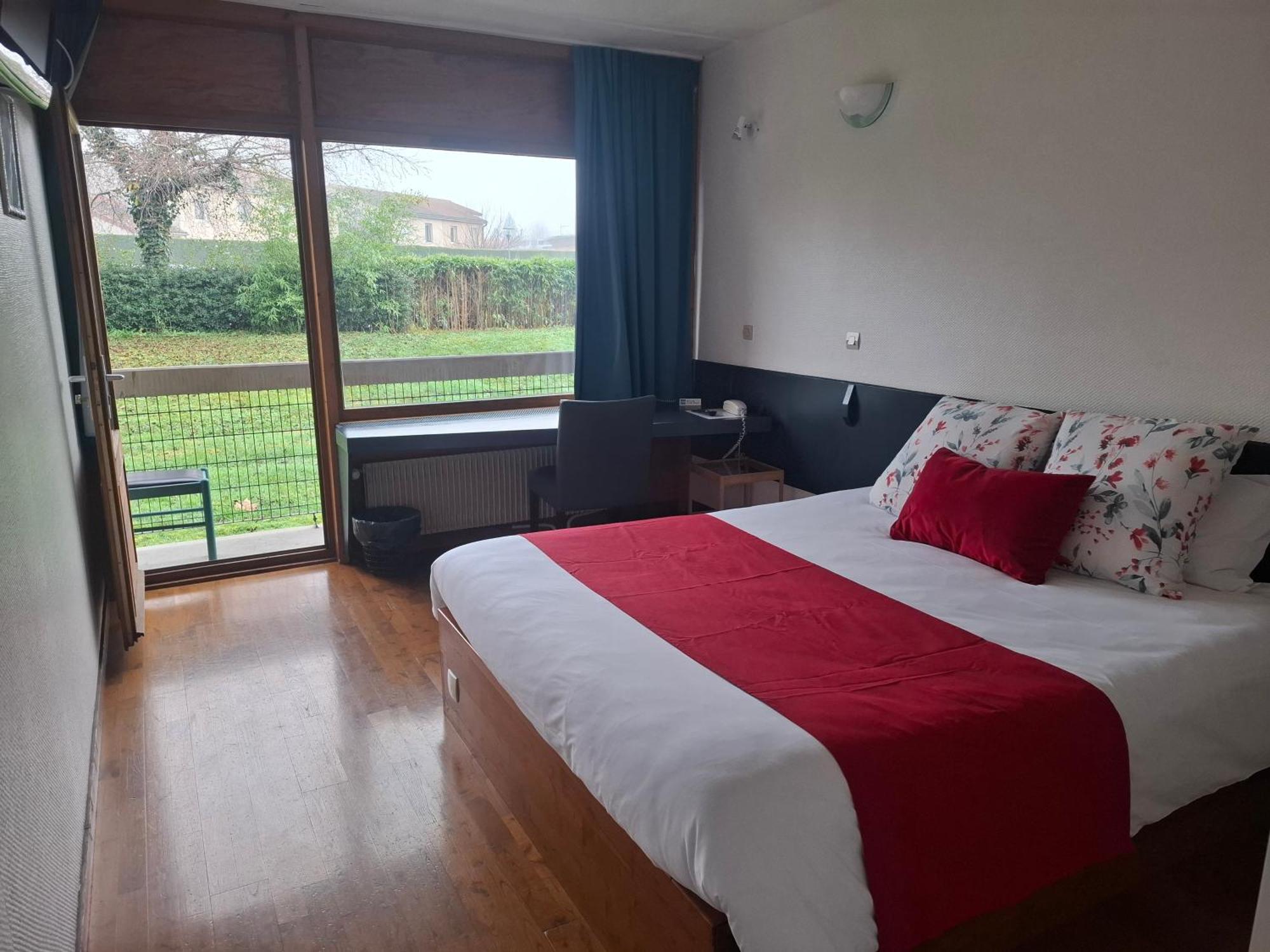 Hotel Restaurant Cirius Montrond-les-Bains Zewnętrze zdjęcie