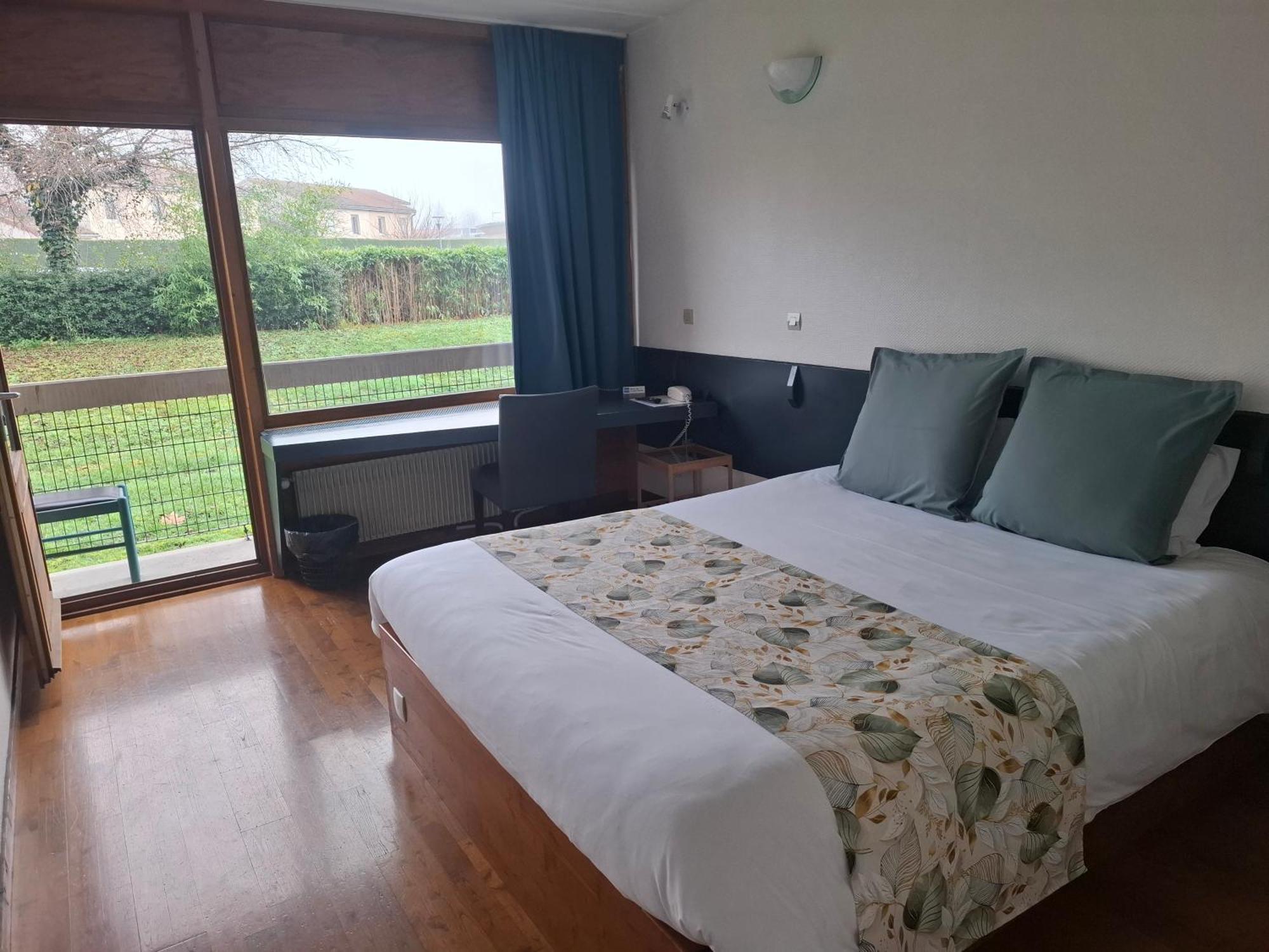 Hotel Restaurant Cirius Montrond-les-Bains Zewnętrze zdjęcie