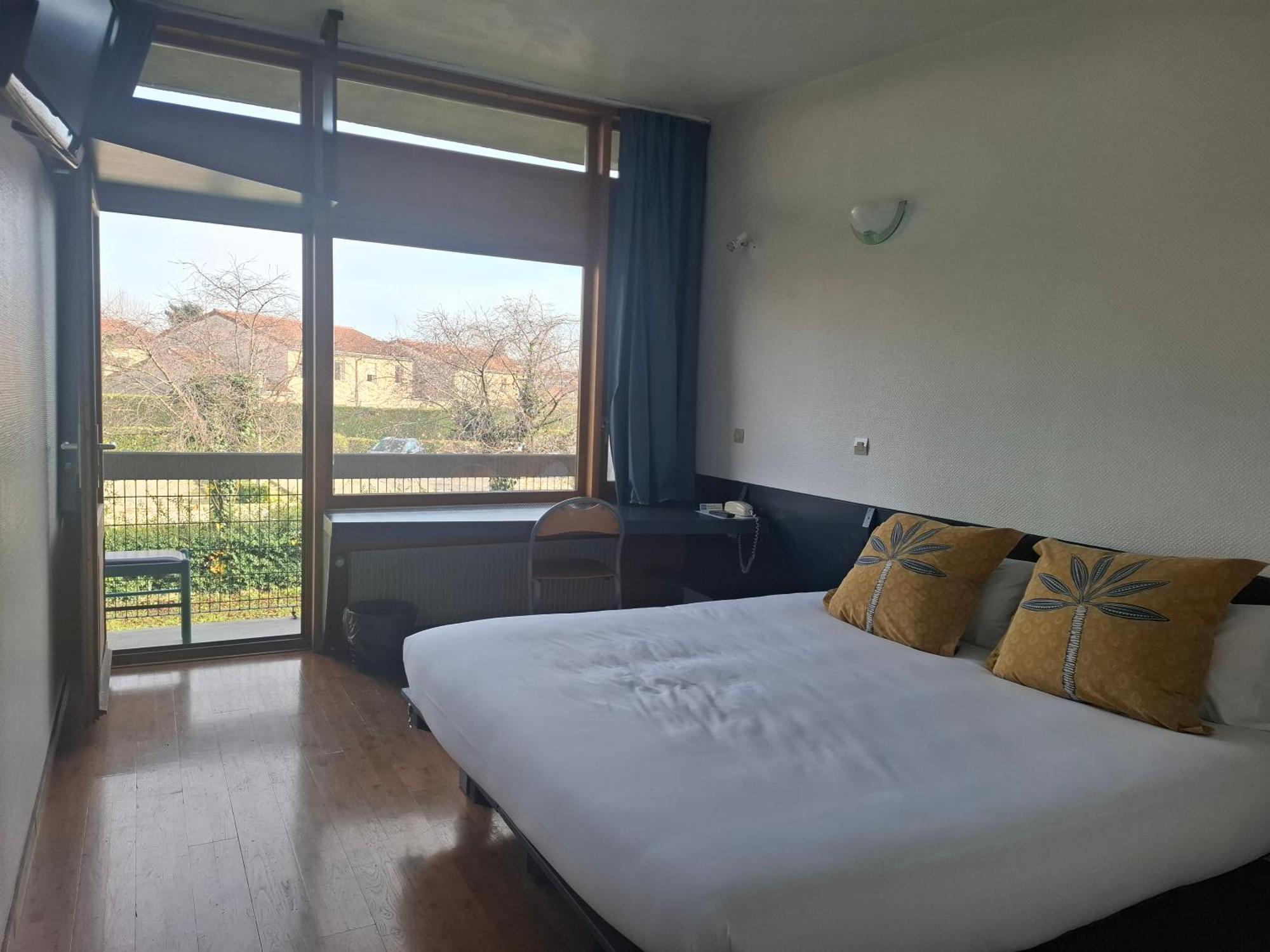 Hotel Restaurant Cirius Montrond-les-Bains Zewnętrze zdjęcie